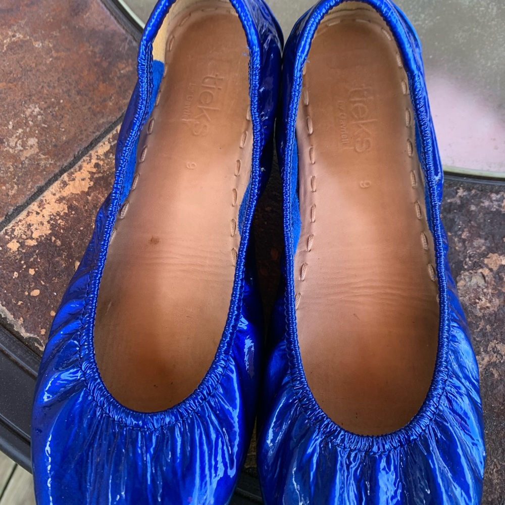 EUC sapphire tieks size 9
